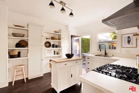 $1,199,000 | 1925 West 41st Street, Los Angeles, CA 90062