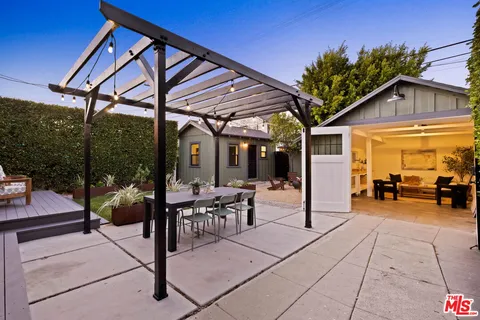 $1,199,000 | 1925 West 41st Street, Los Angeles, CA 90062