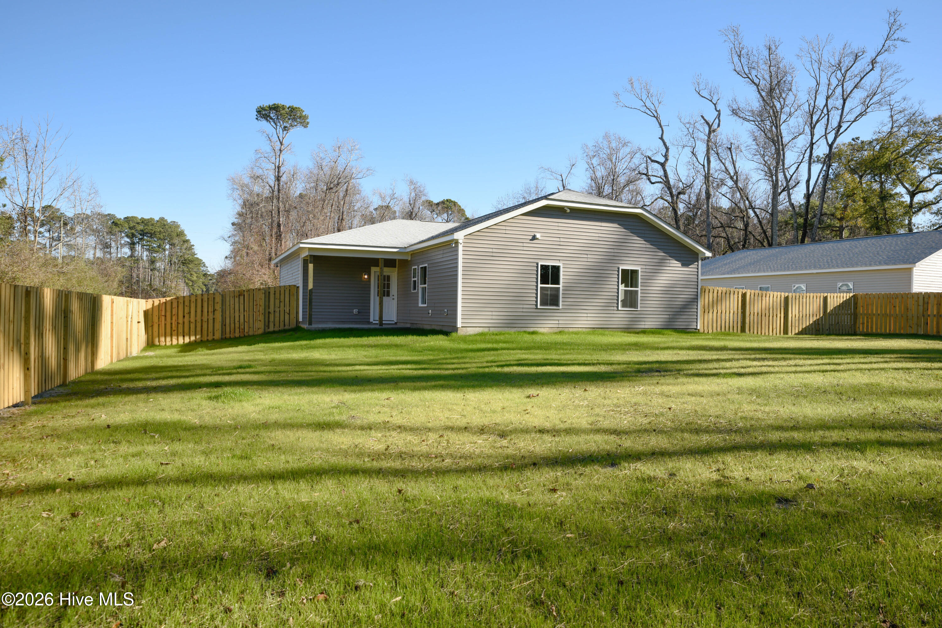 133 Spring Road Wilmington, NC 28401 - Photo 20 of 29 Huge fully fenced-in back yard!
