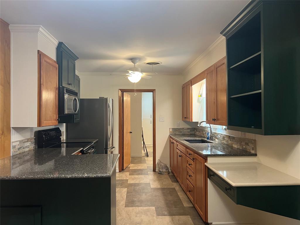 502 West Wichita Street Henrietta, TX 76365 - Photo 11 of 24