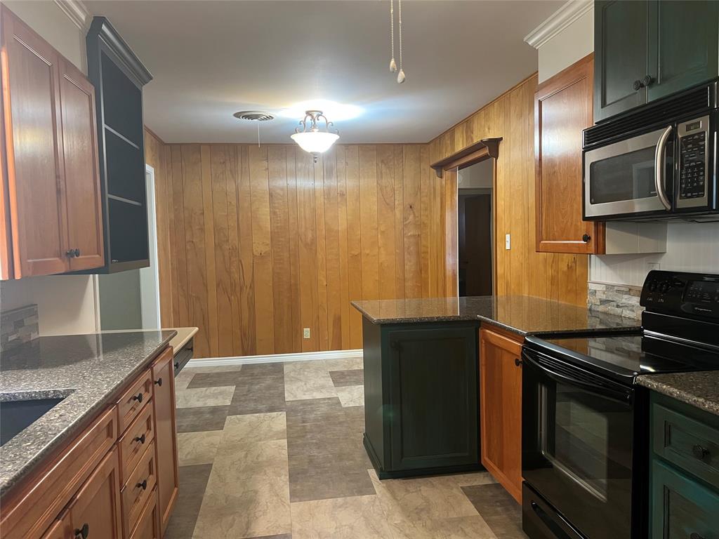 502 West Wichita Street Henrietta, TX 76365 - Photo 12 of 24