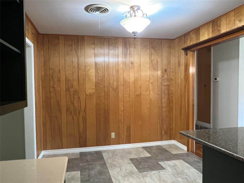 502 West Wichita Street Henrietta, TX 76365 - Photo 14 of 24