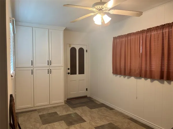 $249,500 | 502 West Wichita Street, Henrietta, TX 76365