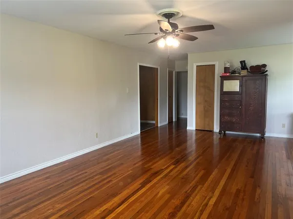 $249,500 | 502 West Wichita Street, Henrietta, TX 76365