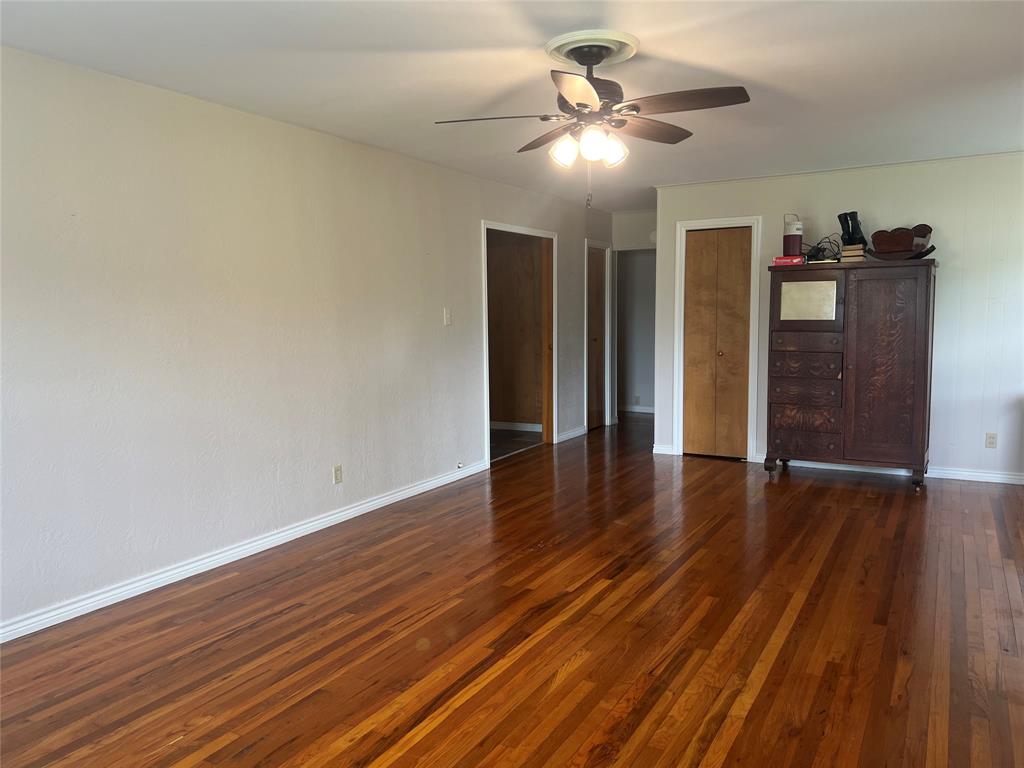 502 West Wichita Street Henrietta, TX 76365 - Photo 7 of 24