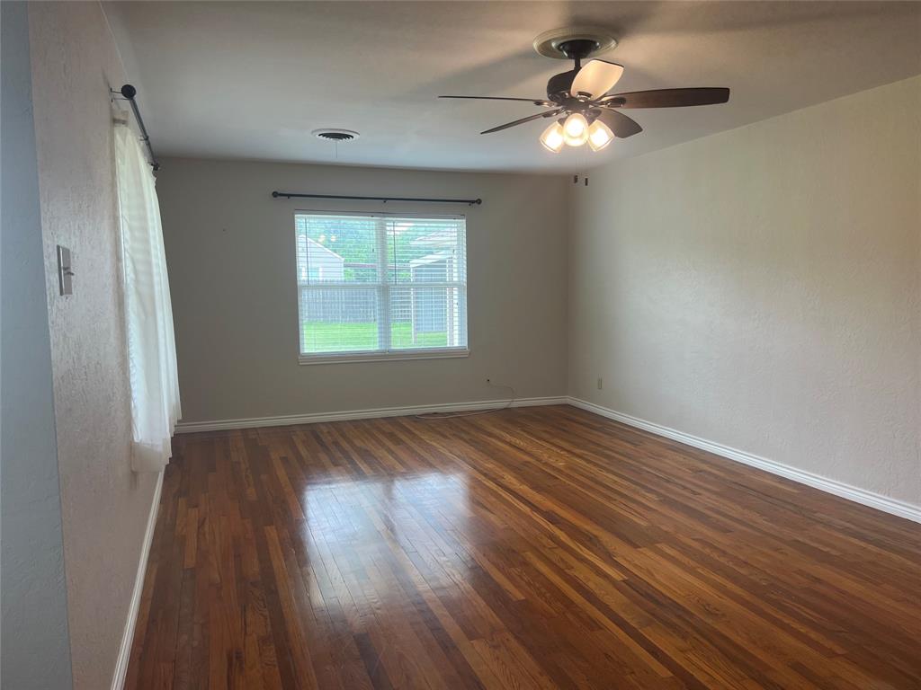 502 West Wichita Street Henrietta, TX 76365 - Photo 8 of 24