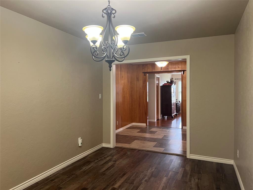502 West Wichita Street Henrietta, TX 76365 - Photo 9 of 24