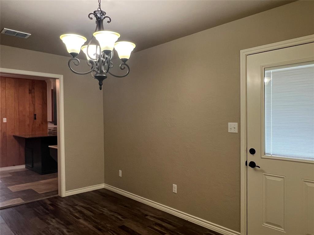 502 West Wichita Street Henrietta, TX 76365 - Photo 10 of 24
