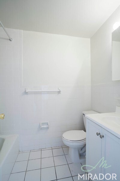 132 East 45th Street, Unit 10F Manhattan, NY 10017 - Photo 4 of 7
