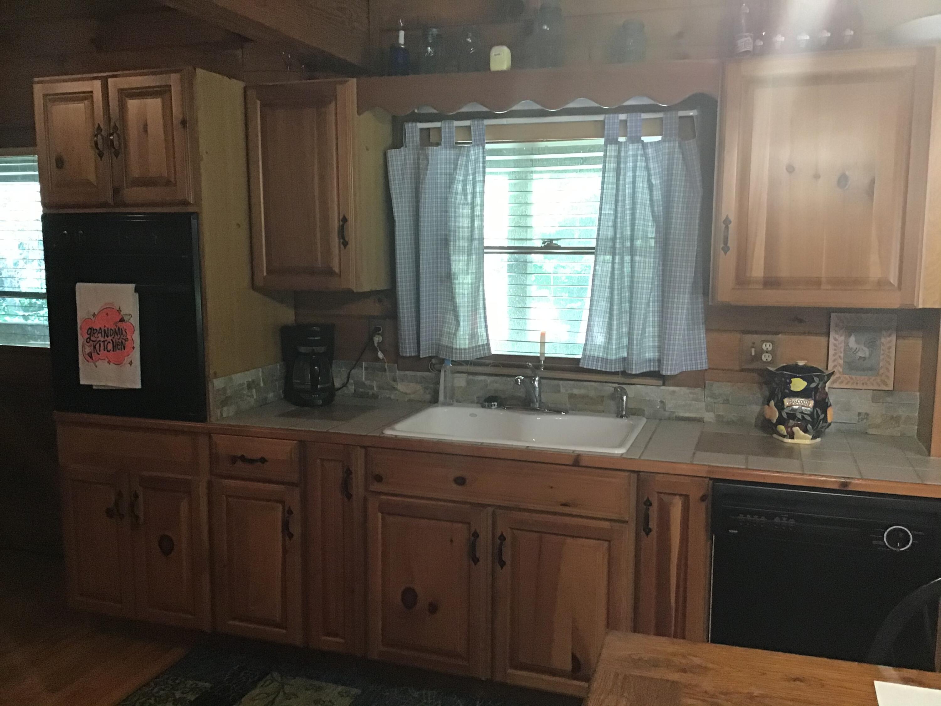 9437 Robin Road Coeburn, VA 24230 - Photo 22 of 60 87A18278-2947-4507-A341-FCA11DEAC7F5