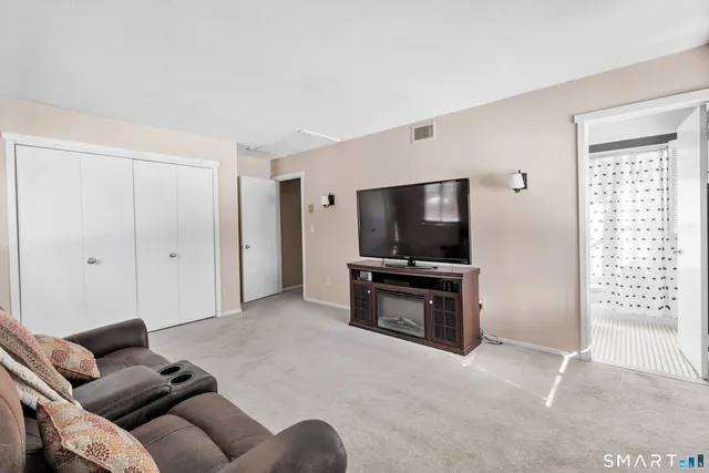 $299,900 | 914 Heritage Village, Unit B, Southbury, CT 06488