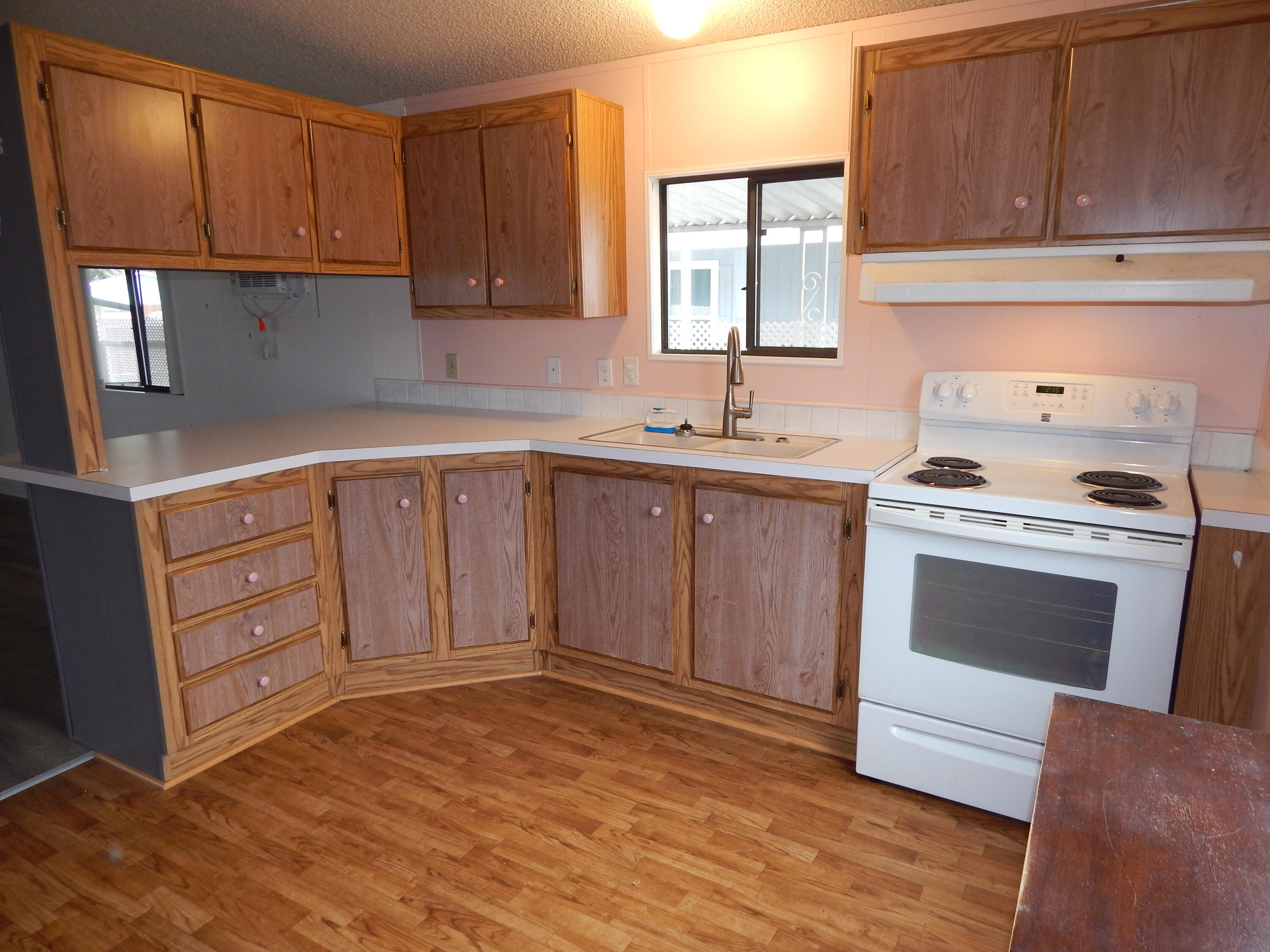 255 Colver Road, Unit 87 Talent, OR 97540 - Photo 4 of 20 Kitchen