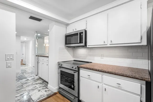 $629,000 | 2200 South Ocean Boulevard, Unit 304, Delray Beach, FL 33483