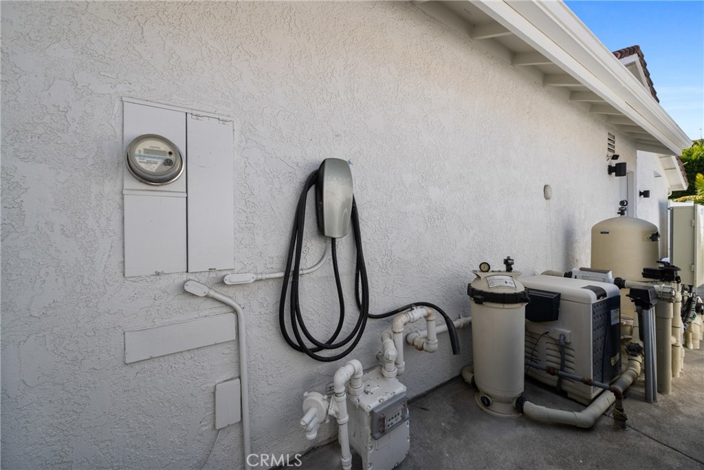 2973 Bonanza San Clemente, CA 92673 - Photo 26 of 41 a room with gym equipment and white walls
