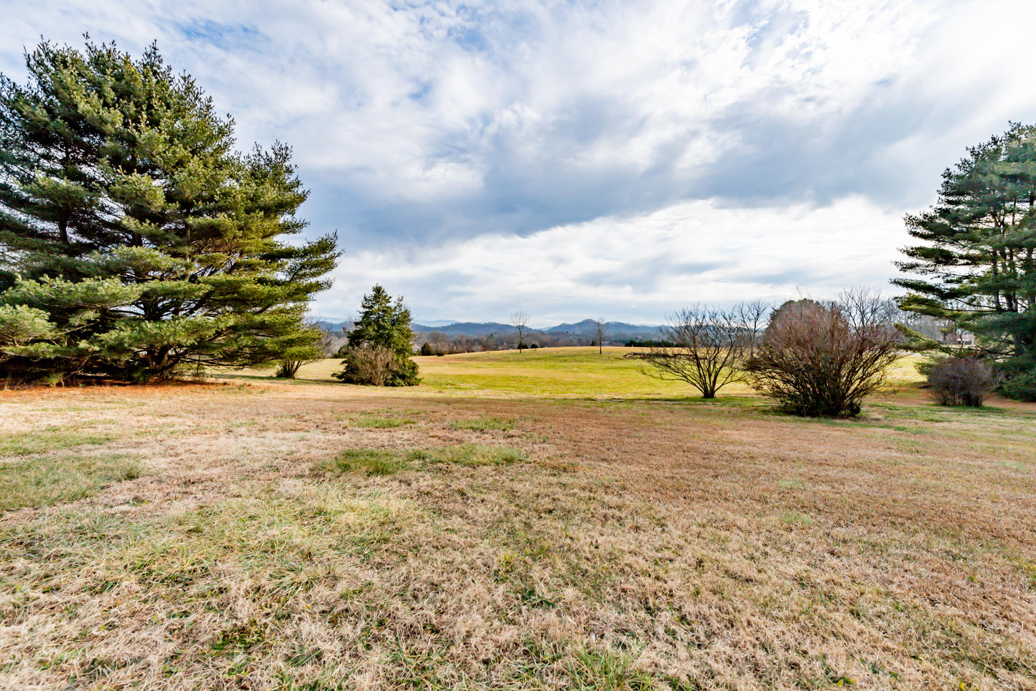 256 Chota View Road Vonore, TN 37885 - Photo 13 of 33 DSC_4370