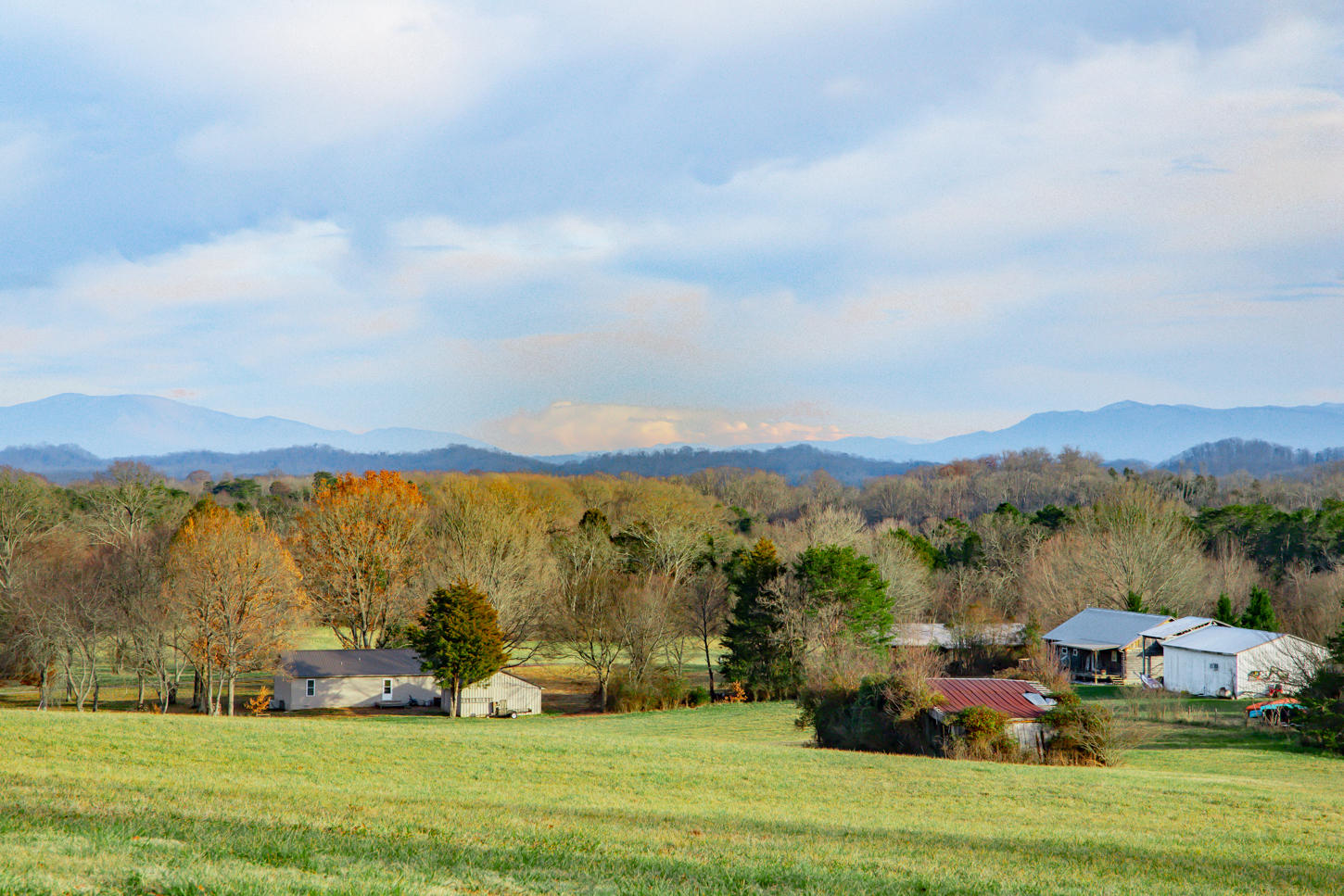 256 Chota View Road Vonore, TN 37885 - Photo 6 of 33 DSC_4458
