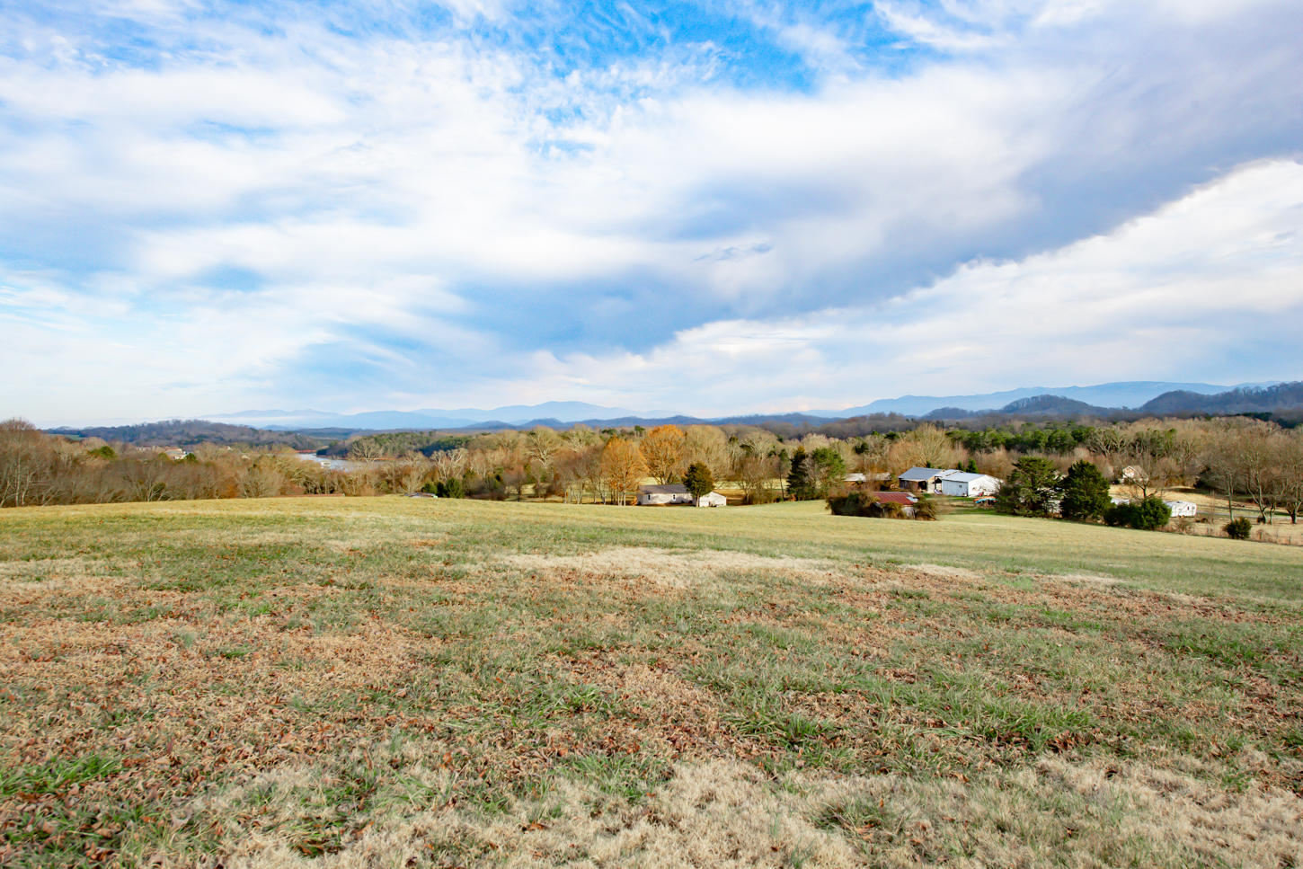 256 Chota View Road Vonore, TN 37885 - Photo 7 of 33 DSC_4428