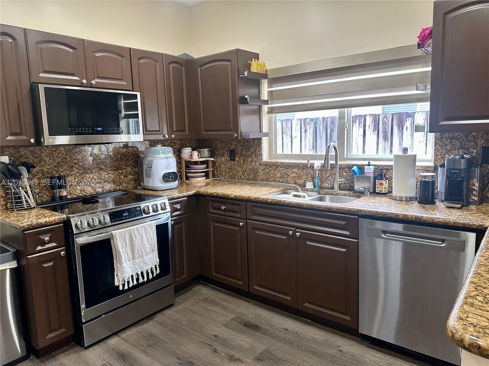 15490 Southwest 10th Street Miami, FL 33194 - Photo 10 of 34