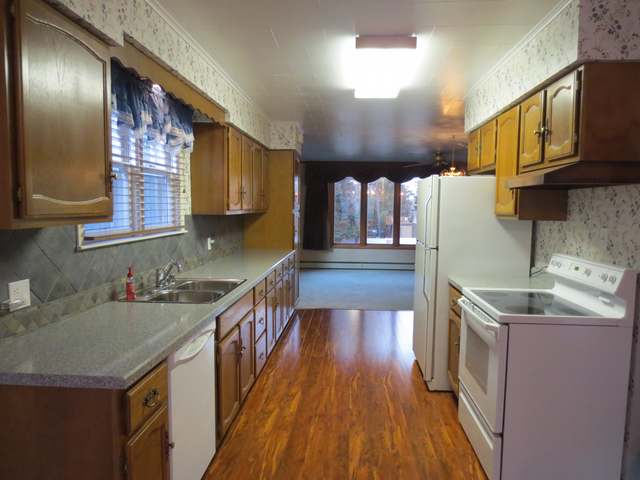 310 North Eastern Avenue Rhinelander, WI 54501 - Photo 3 of 14 Gallery Image 3