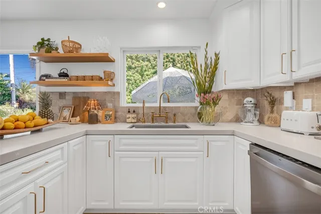 $7,900 | 820 Presidio Drive, Costa Mesa, CA 92626