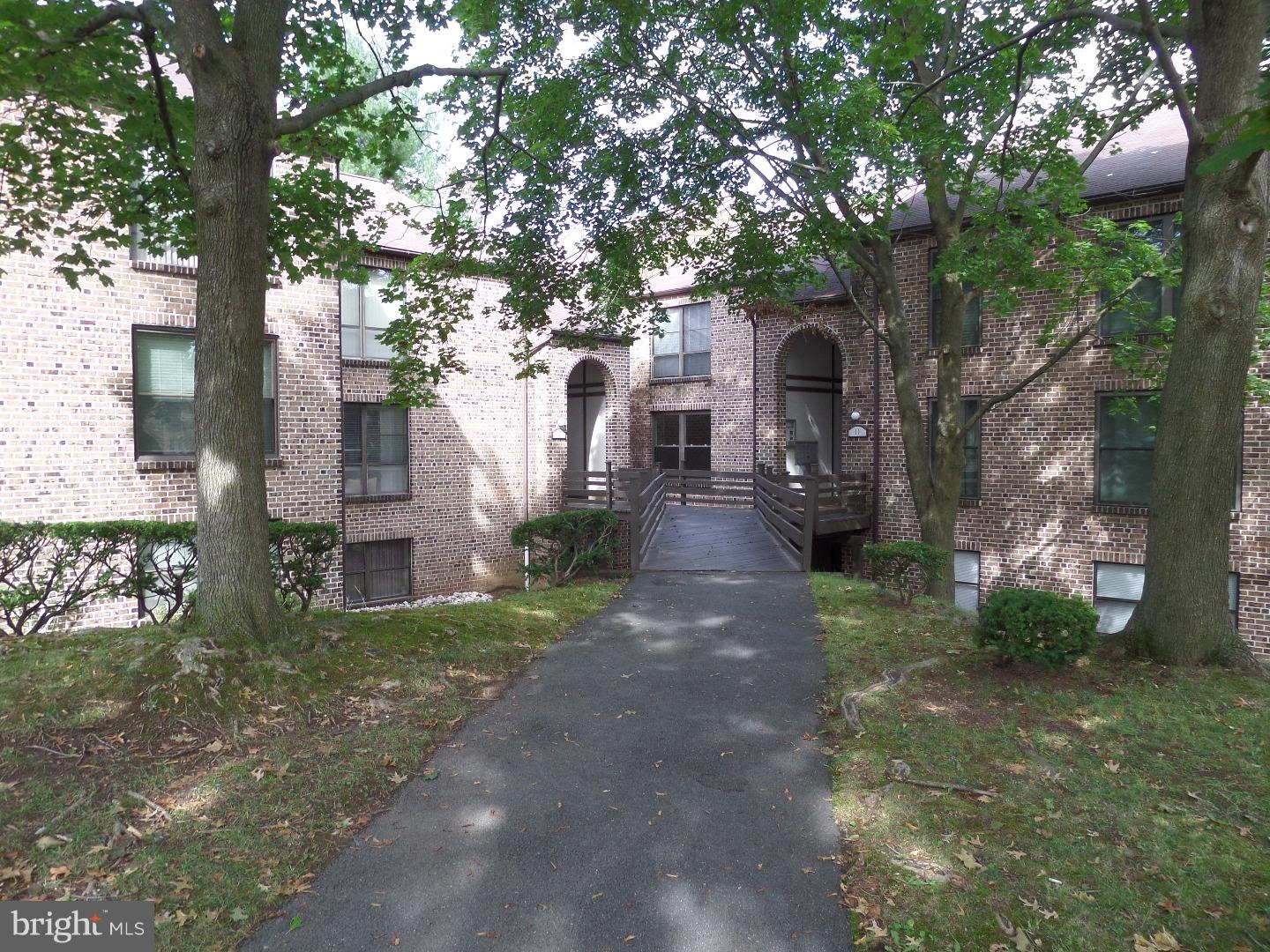 10 B Fairway Road Reading, PA 19607 - Photo 1 of 8 Gallery Image 1
