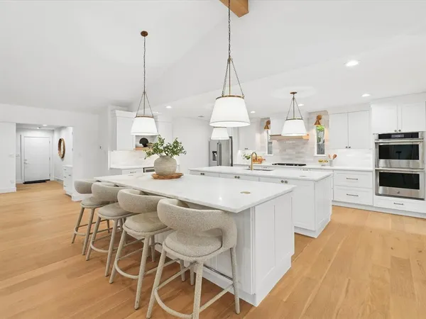 $1,450,000 | 7124 Meadow Road, Dallas, TX 75230