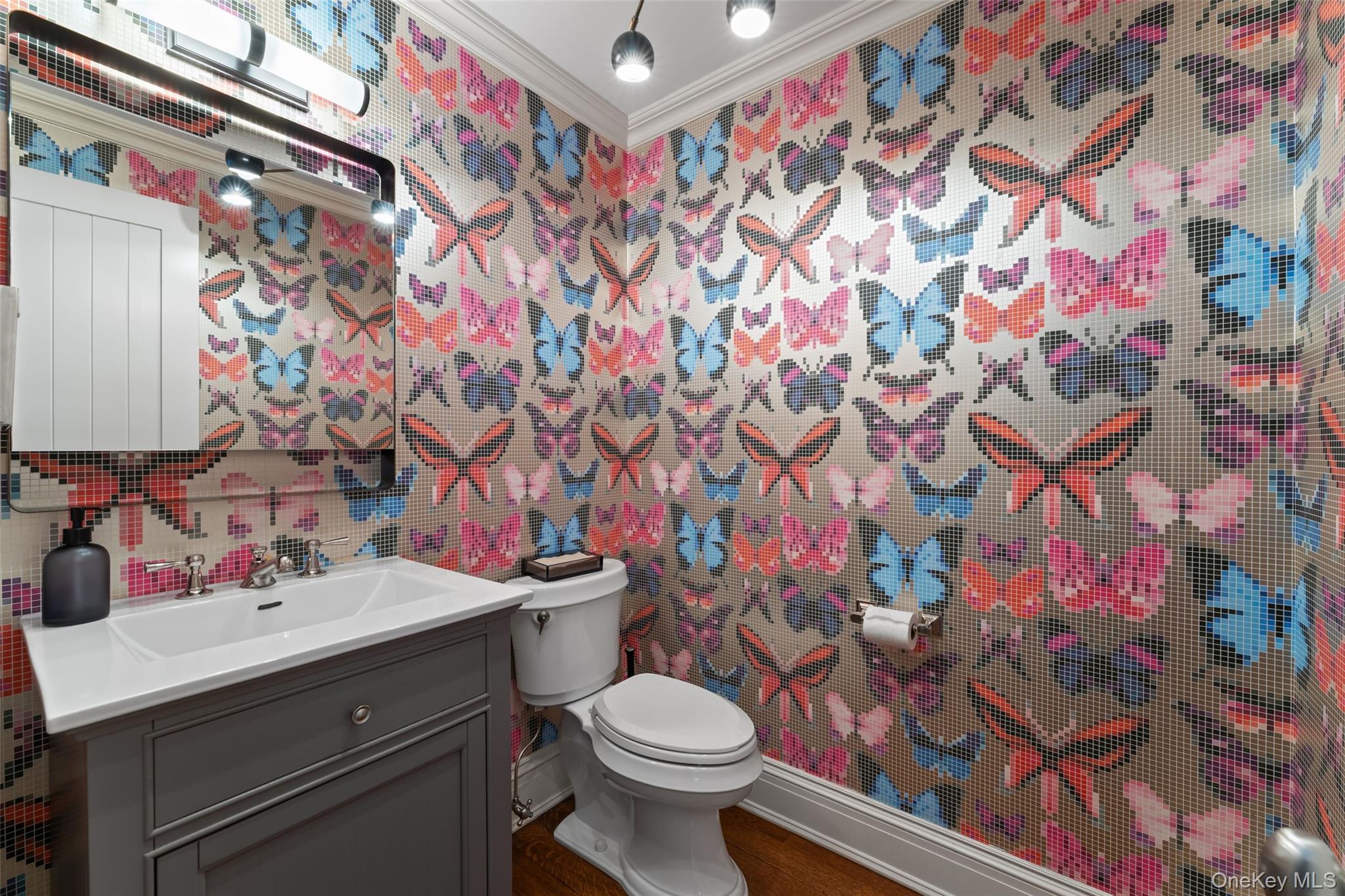 280 Clayton Road Scarsdale, NY 10583 - Photo 15 of 48 Powder Room