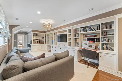 $3,295,000 | 280 Clayton Road, Scarsdale, NY 10583