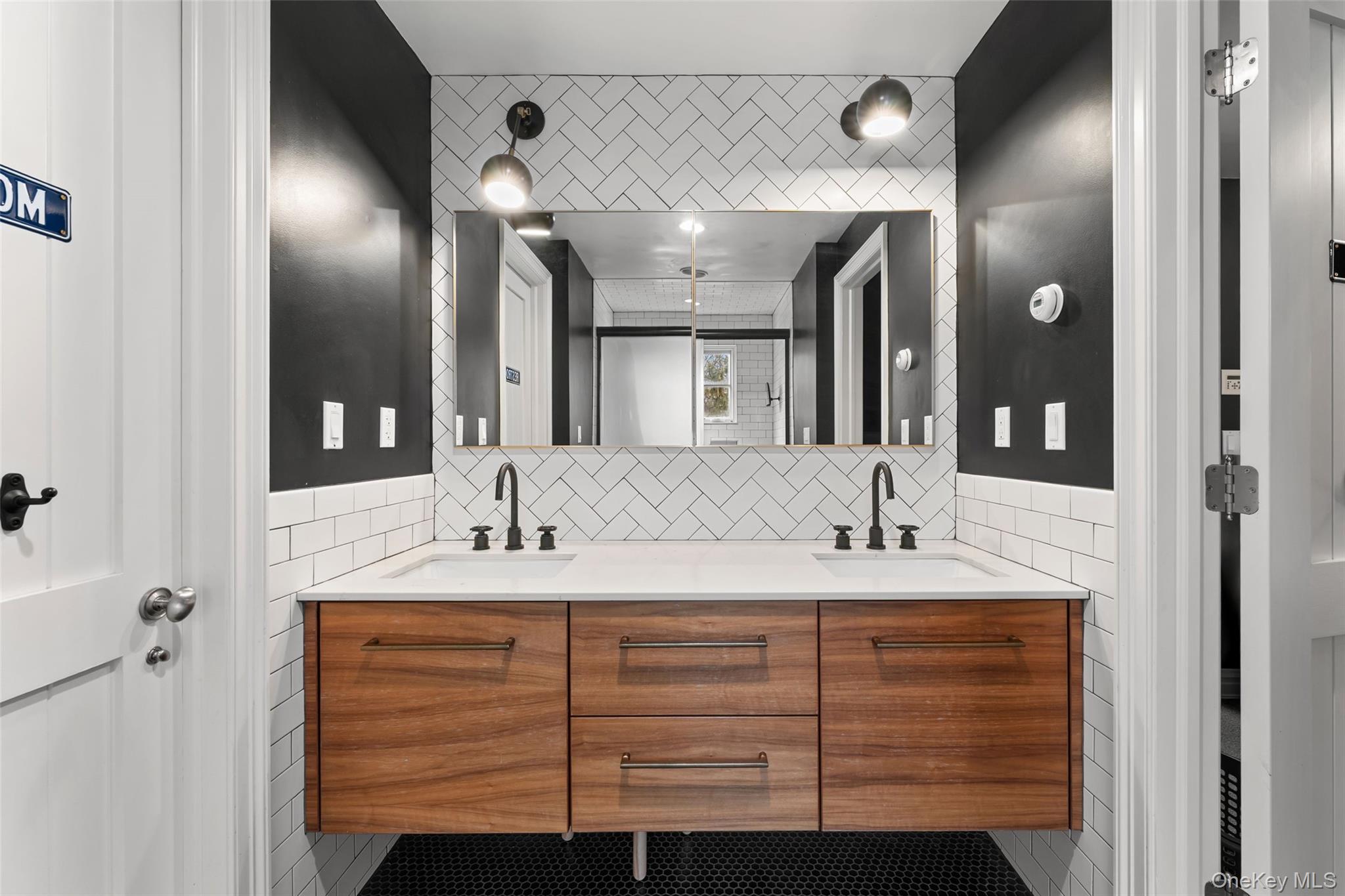 280 Clayton Road Scarsdale, NY 10583 - Photo 31 of 48 View of updated full bathroom with double vanity