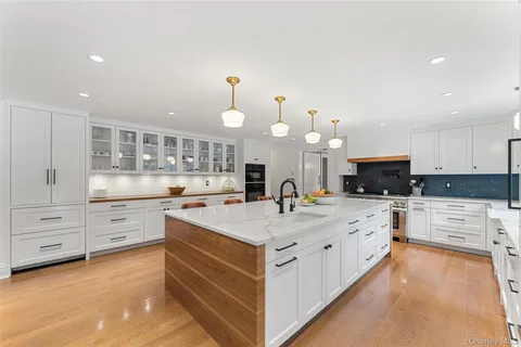 $3,295,000 | 280 Clayton Road, Scarsdale, NY 10583