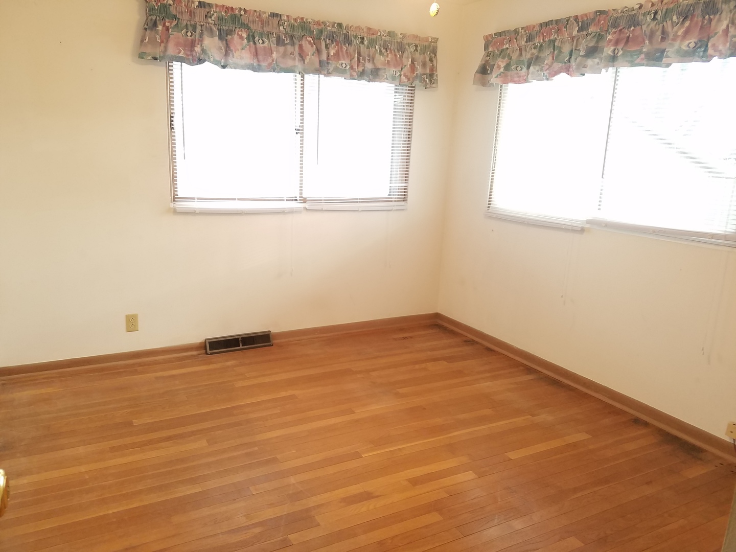 21 Durango Road Montgomery, IL 60538 - Photo 12 of 22 an empty room with a window