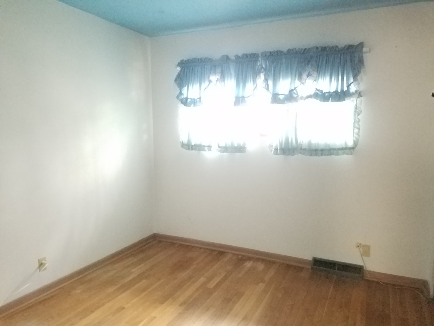 21 Durango Road Montgomery, IL 60538 - Photo 14 of 22 an empty room with a window