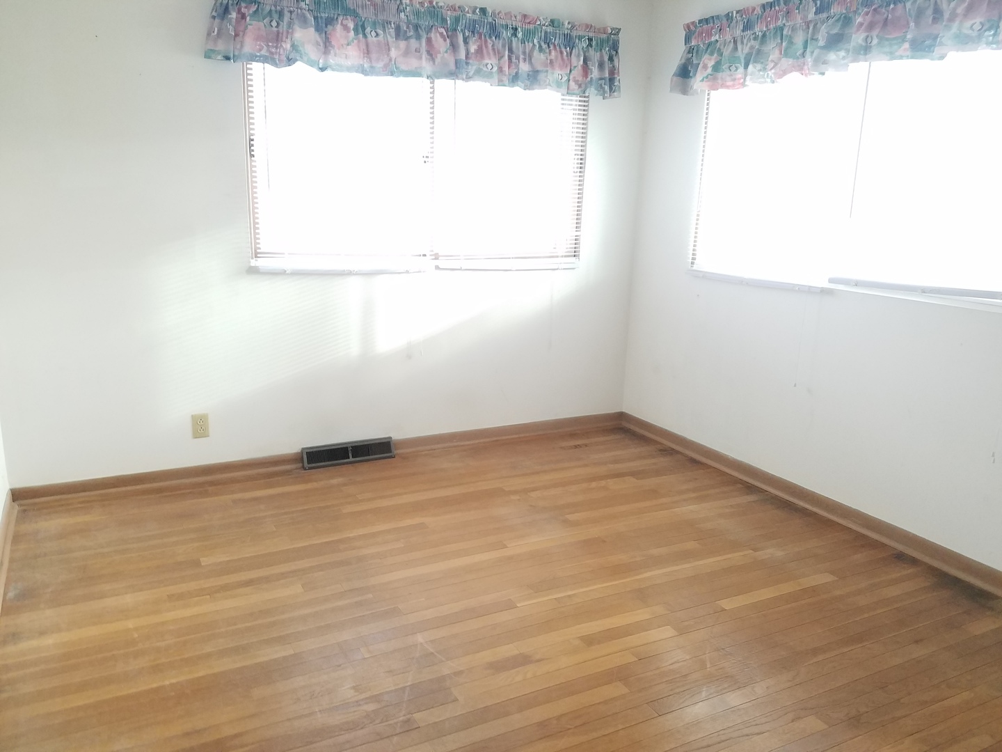 21 Durango Road Montgomery, IL 60538 - Photo 15 of 22 an empty room with a window