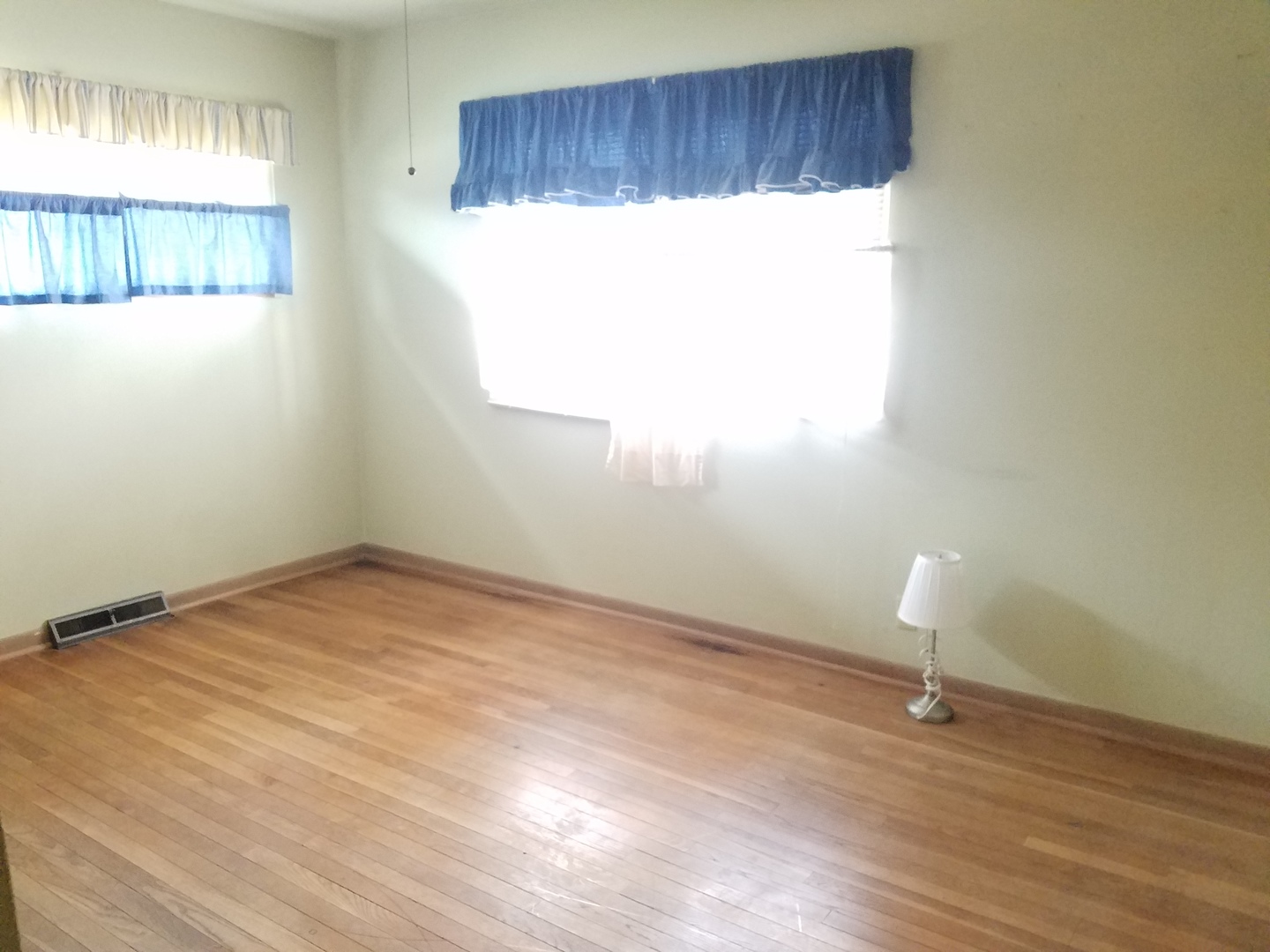 21 Durango Road Montgomery, IL 60538 - Photo 16 of 22 a room with a window