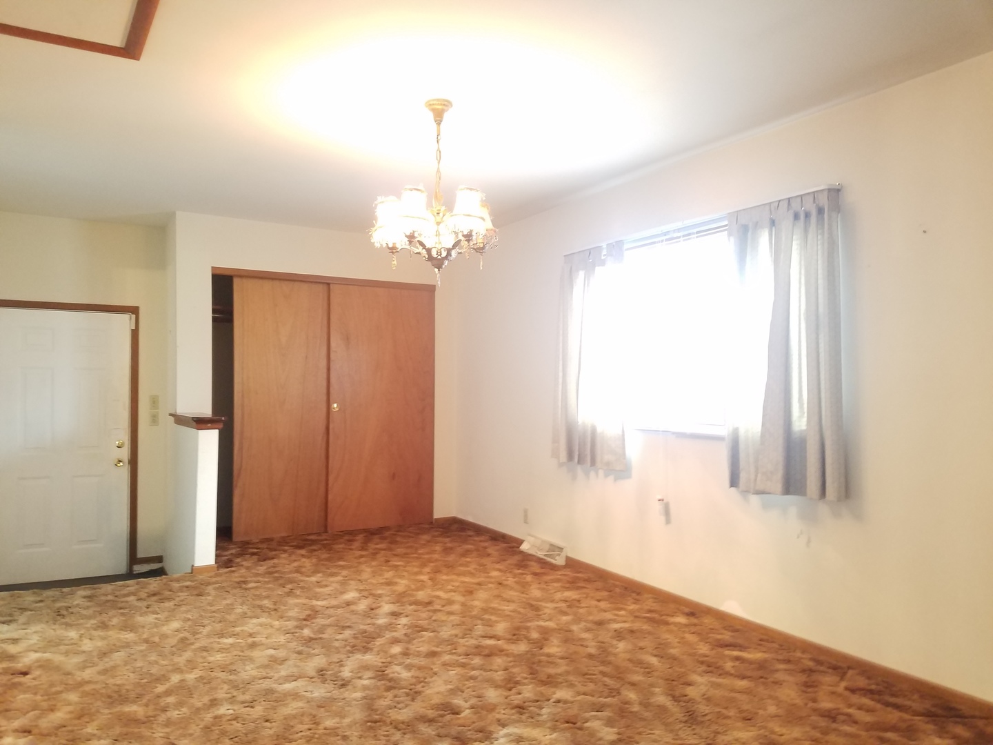 21 Durango Road Montgomery, IL 60538 - Photo 6 of 22 a view of empty room with window