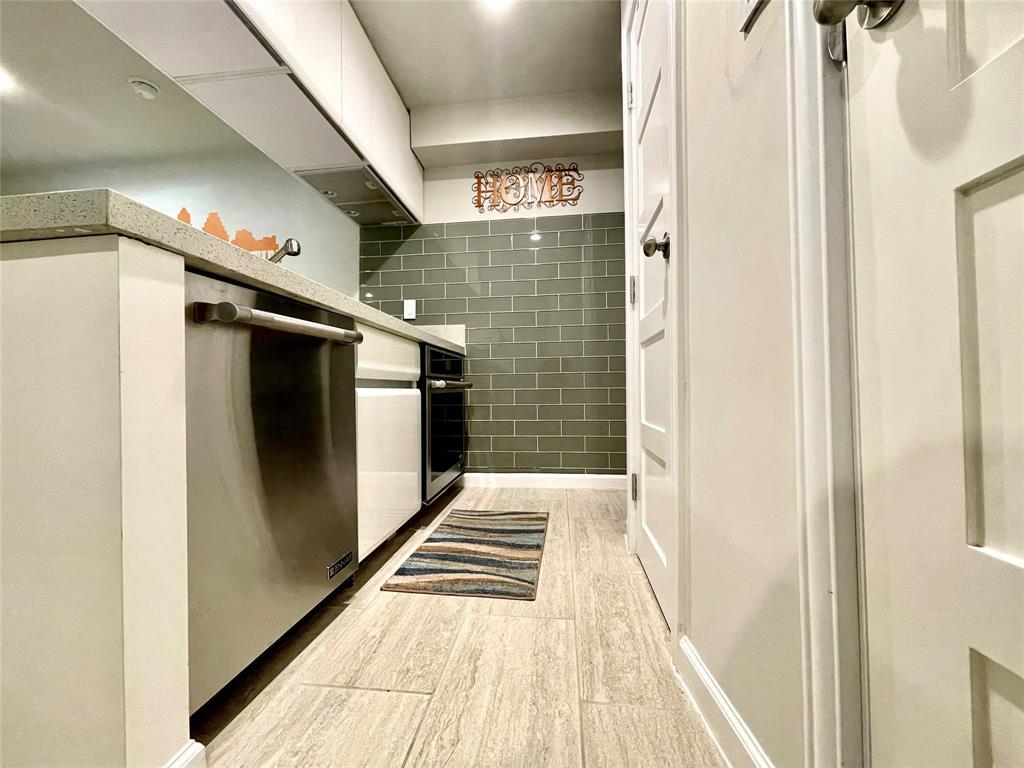 3110 Red River Street, Unit D107 Austin, TX 78705 - Photo 11 of 19