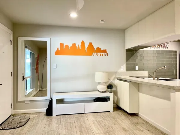 $1,450 | 3110 Red River Street, Unit D107, Austin, TX 78705