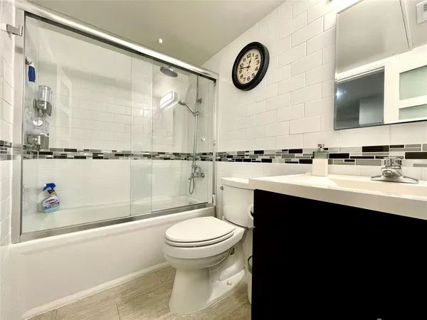 $1,450 | 3110 Red River Street, Unit D107, Austin, TX 78705