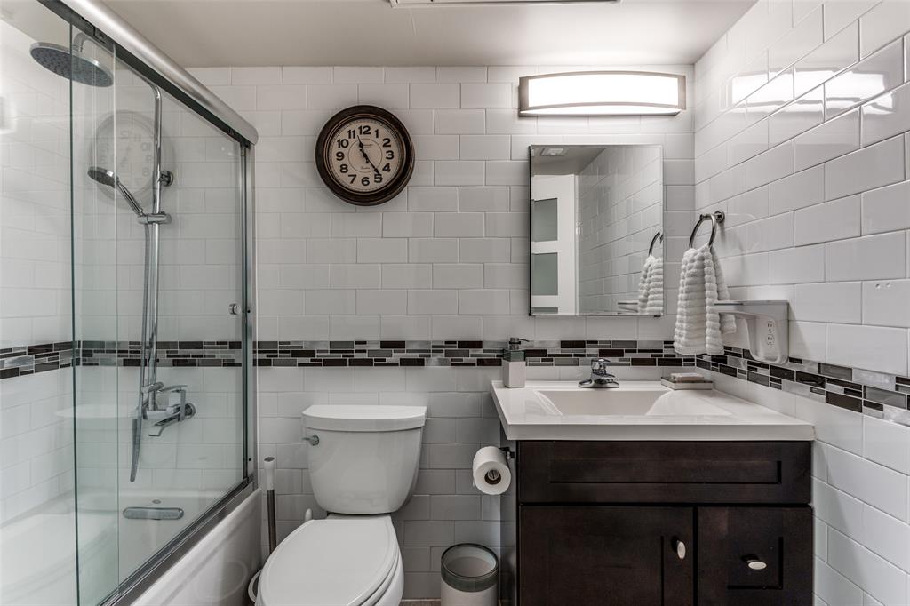 3110 Red River Street, Unit D107 Austin, TX 78705 - Photo 10 of 12