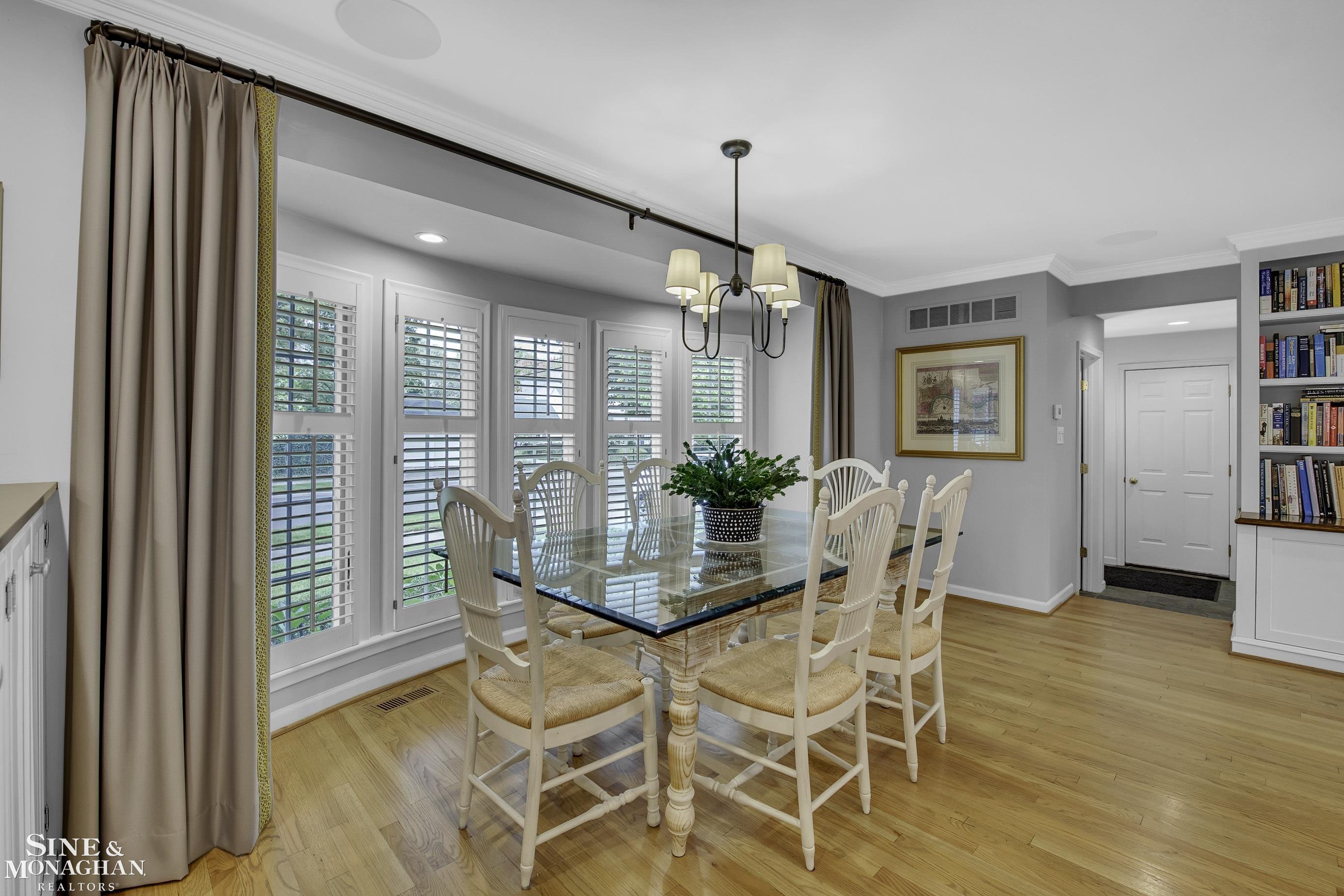 1042 Bishop Road Grosse Pointe, MI 48230 - Photo 16 of 53 50123710-15.JPG