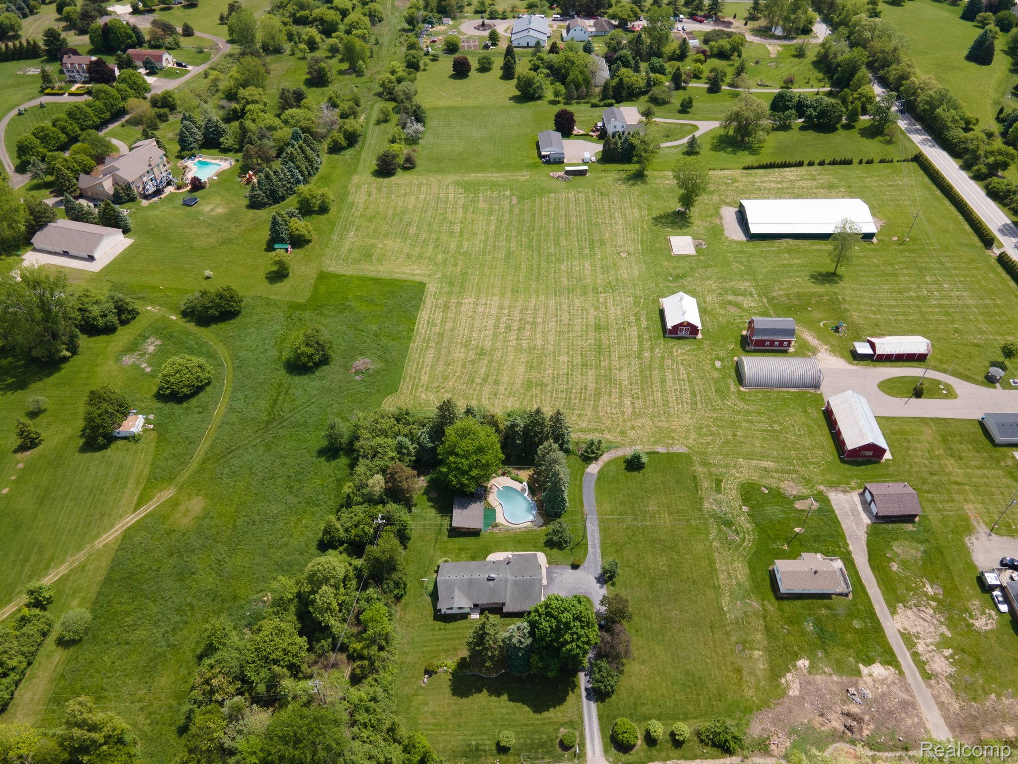 5871 Brewster Road Rochester, MI 48306 - Photo 49 of 50 46-web-or-mls-5871 Brewster Rd-46.jpg