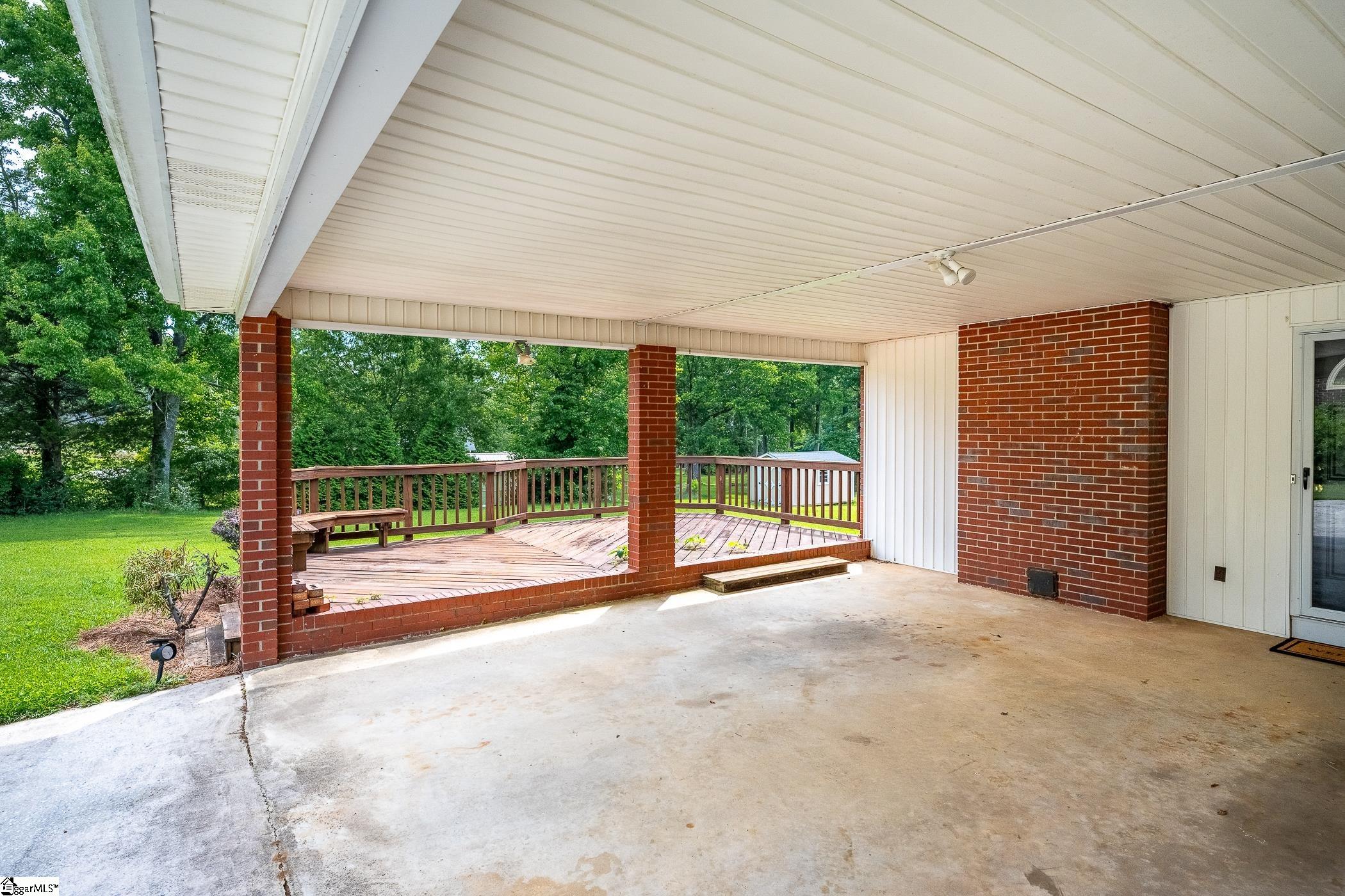 107 Lemon Tree Trail Laurens, SC 29360 - Photo 32 of 42