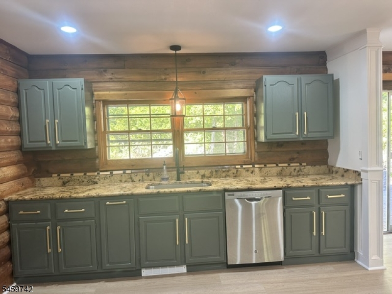 1058 Hoffman Road Bridgewater, NJ 08807 - Photo 4 of 25 Gallery Image 4