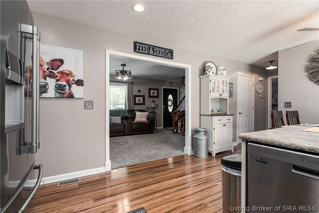 6251 Sarles Creek Road Floyds Knobs, IN 47119 - Photo 9 of 90