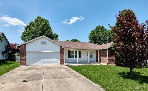 $305,000 | 1217 White Oak Court, Troy, MO 63379