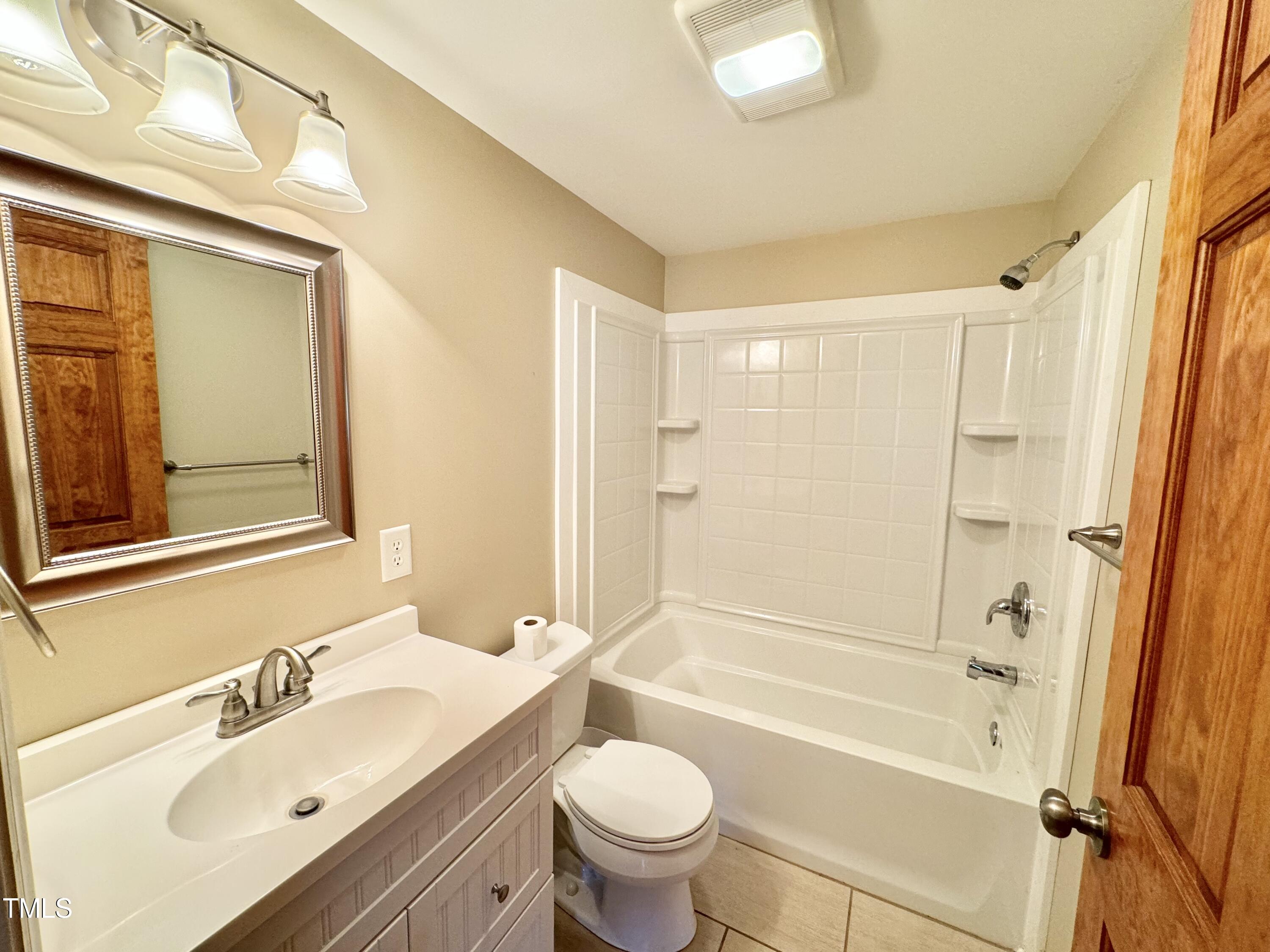 714 Oxford Road Roxboro, NC 27573 - Photo 21 of 34 IMG_7021