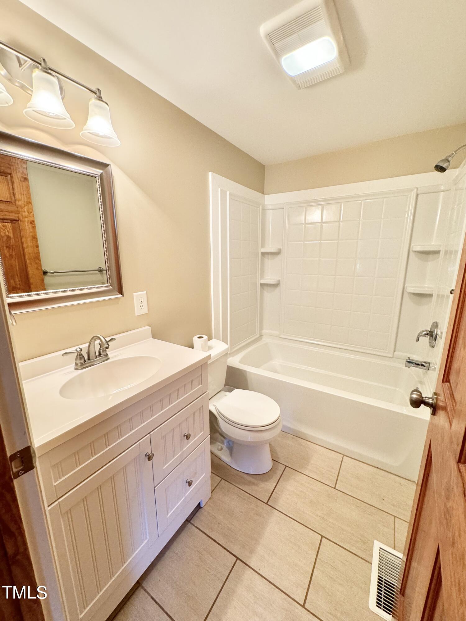714 Oxford Road Roxboro, NC 27573 - Photo 22 of 34 IMG_7022
