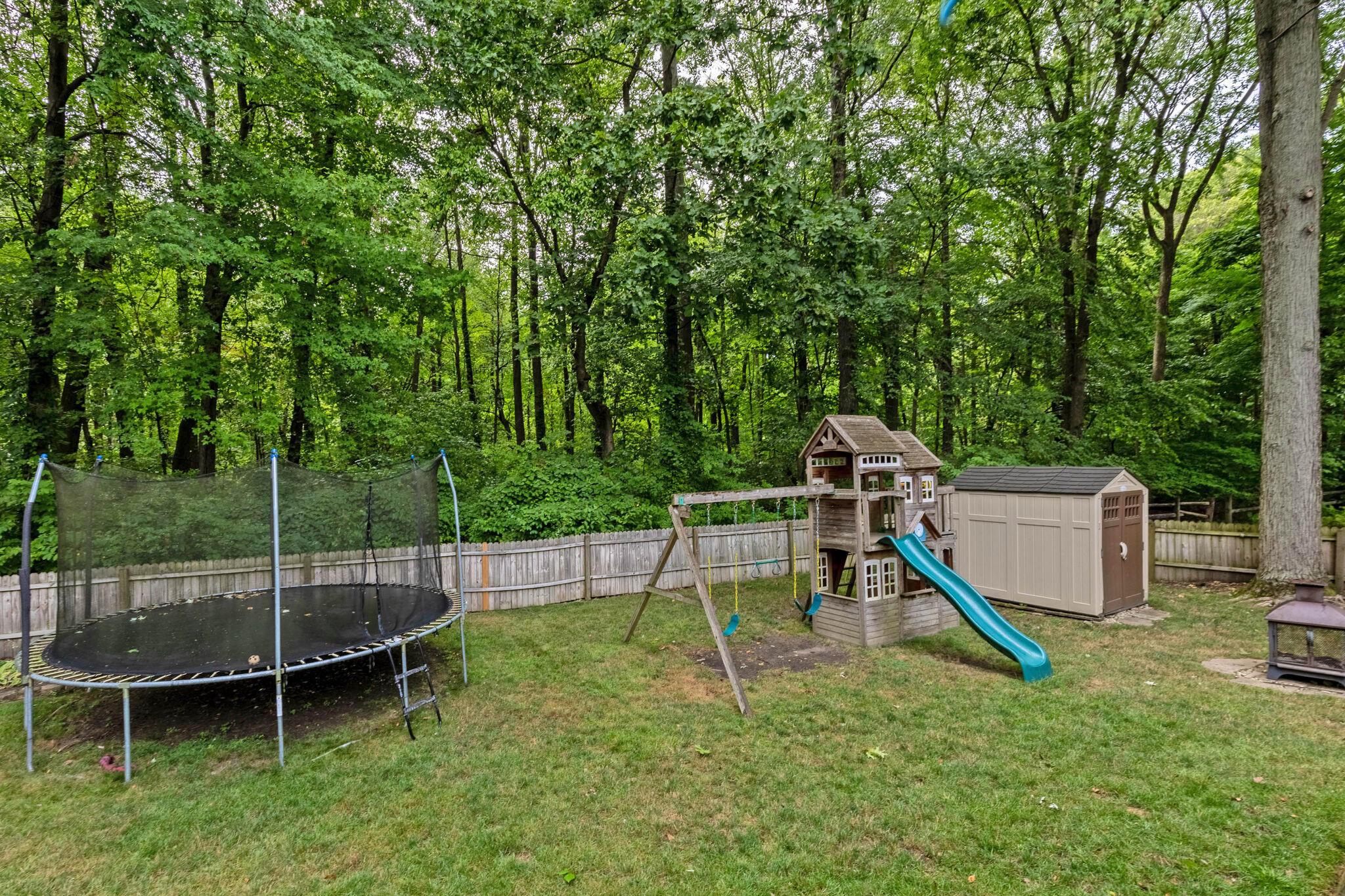 779 Lindenhaven Road Columbus, OH 43230 - Photo 32 of 33 Back Exterior