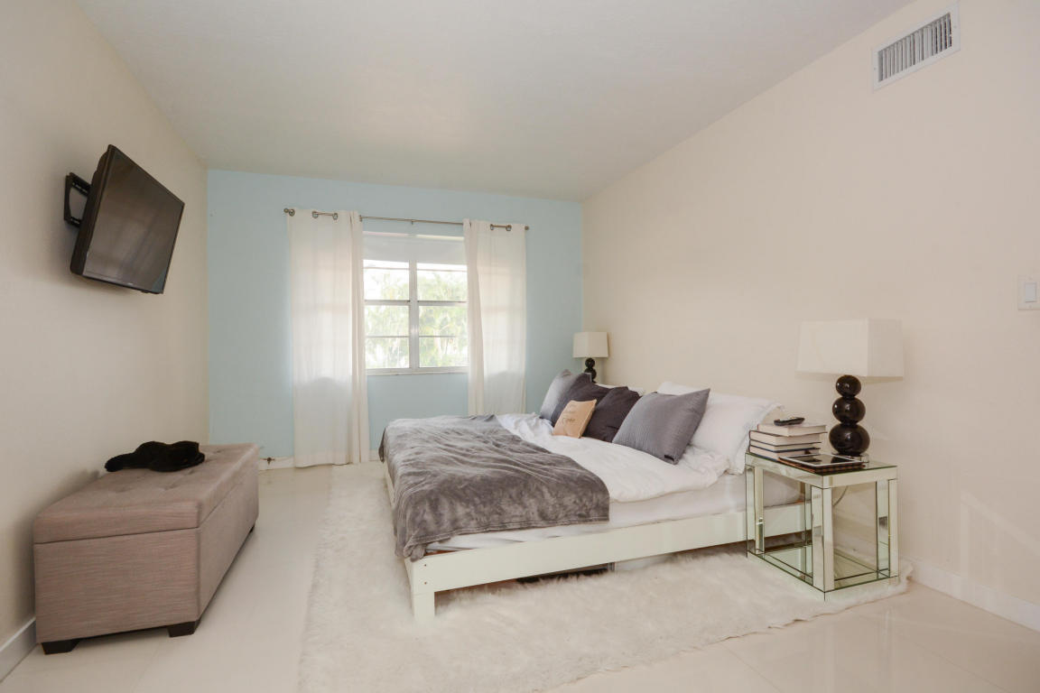 1231 Northwest 13th Street, Unit 471F Boca Raton, FL 33486 - Photo 8 of 21 08. Room 2