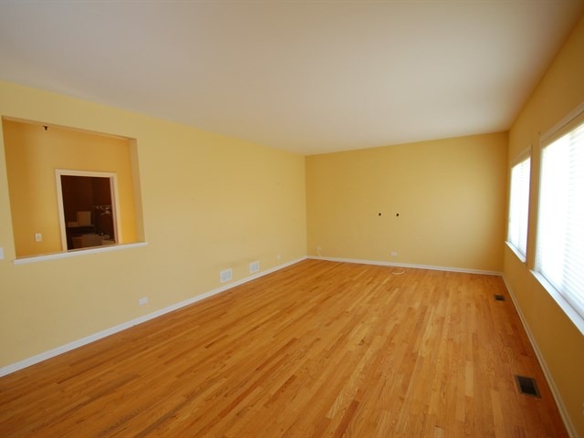 1494 Sutton Circle Wauconda, IL 60084 - Photo 6 of 24
